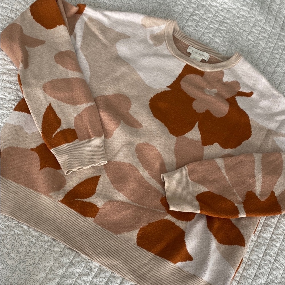 Floral Patterned Sweater in orange and Cream